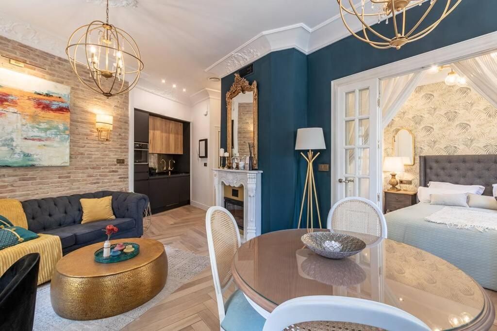 Ch Elvira Luxury Apartment غرناطة المظهر الخارجي الصورة